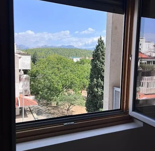 Charming And Nature Surrounded Apartman